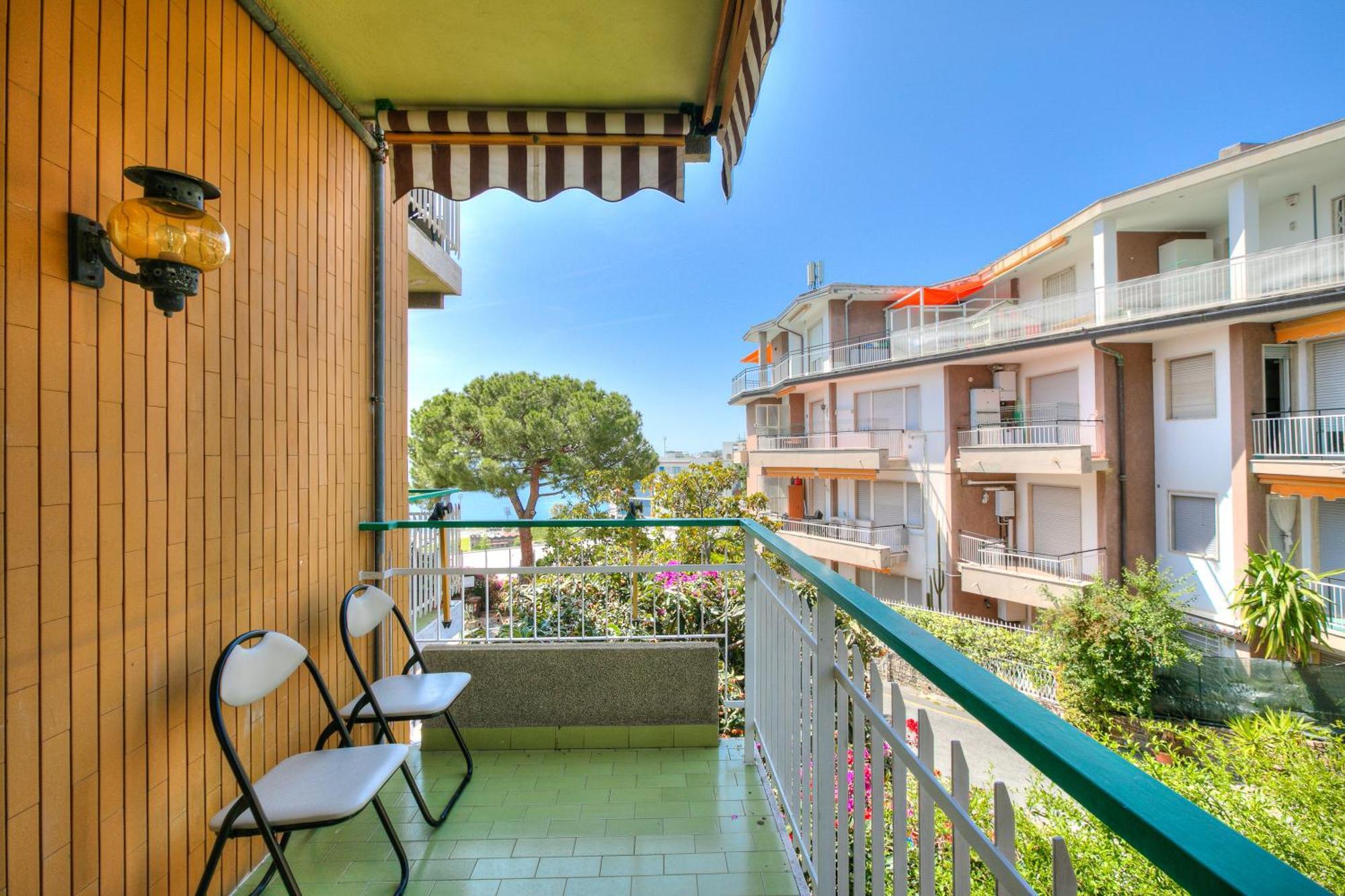 Casa Emma With Sea Glimpse - Happy Rentals Sanremo Bagian luar foto